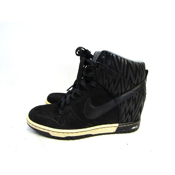 NIKE Sky Hi Dunk Women Sz 6.5 Black Suede Lace Up Hidden Wedge Sneaker - Picture 1 of 11